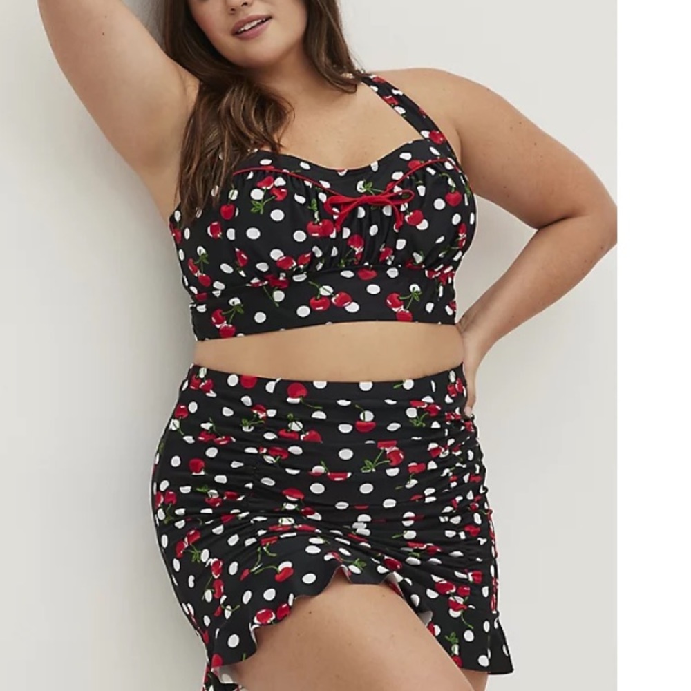 TORRID NWT RETRO CHIC BIKINI TOP & BOTTOMS - CHERRIES PRINT